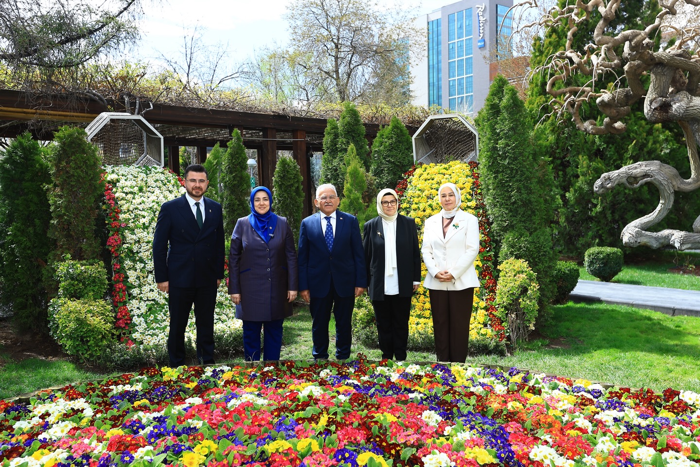 AK Parti Genel Merkez Kadın Kolları Başkanı Ercan’dan Başkan Büyükkılıç’a “Avrupa Şehri” Övgüsü