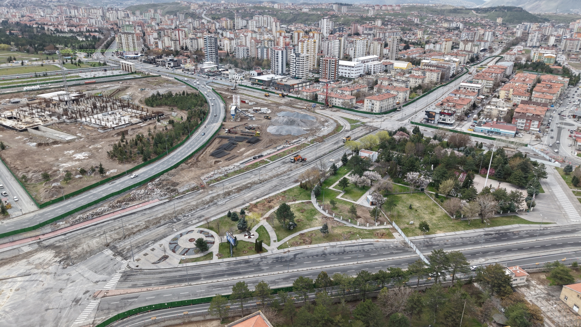 Büyükşehir’in Kartal Katlı Kavşağı Projesi’nde Yoğun Mesai: Kayseri’de Ulaşımın Geleceği İnşa Ediliyor