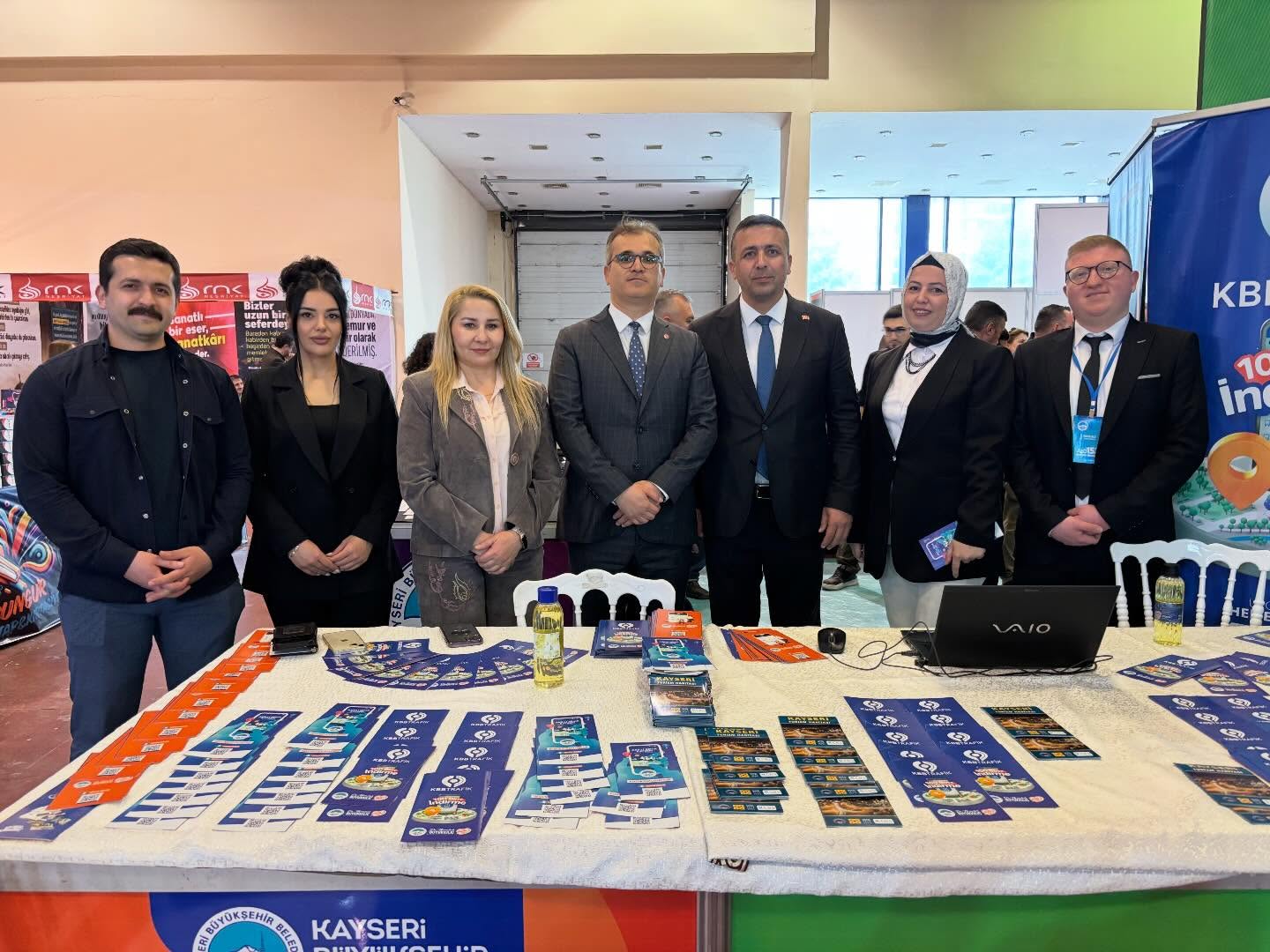 Kayseri Kitap Fuarı’nda Çocukların Keyfi Yerinde: Alo 153 İle Doğrudan İletişim