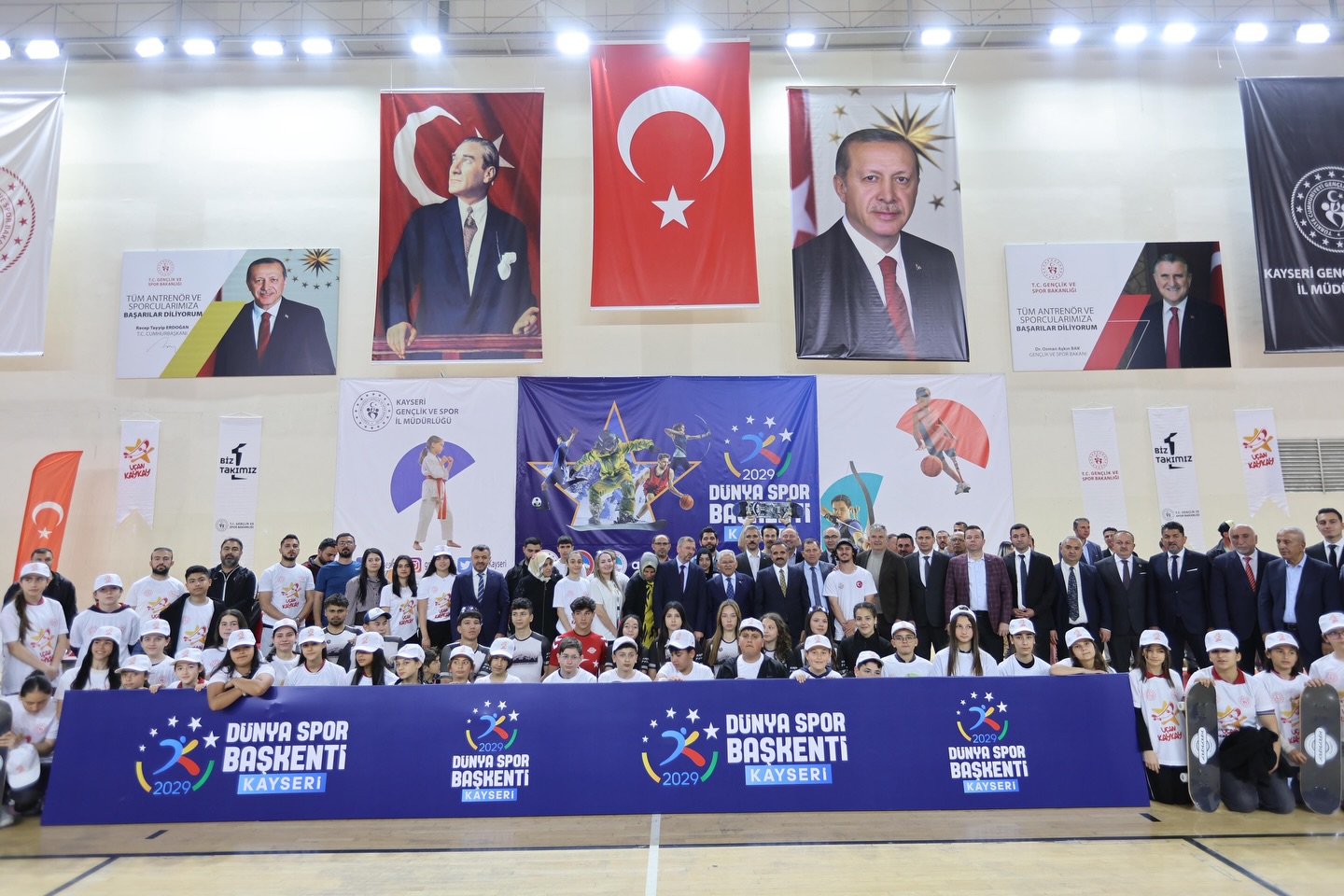 Başkan Büyükkılıç, Uçan Kaykay Projesi’nde Gençlerle Buluştu