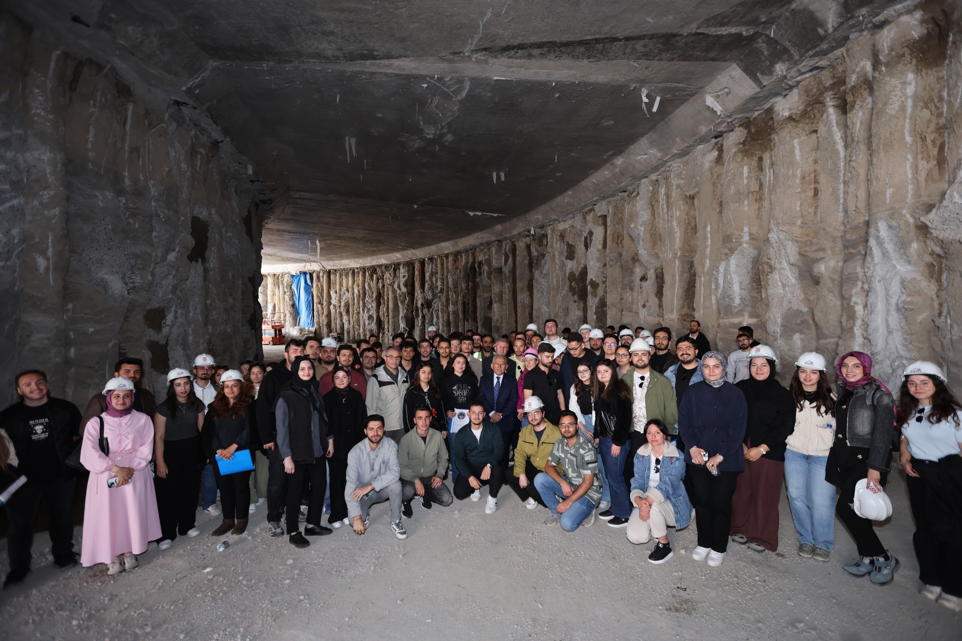 Büyükkılıç, DSİ-Yeni Sanayi Katlı Kavşak Projesi’ni İnşaat Mühendisliği Öğrencileri ile Birlikte İnceledi