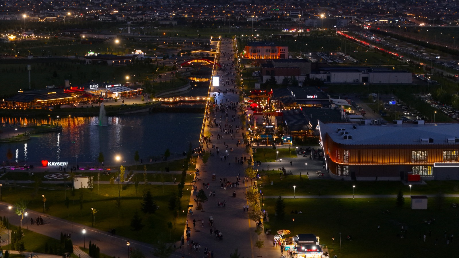 Recep Tayyip Erdoğan Millet Bahçesi’nde Bahar Yoğunluğu
