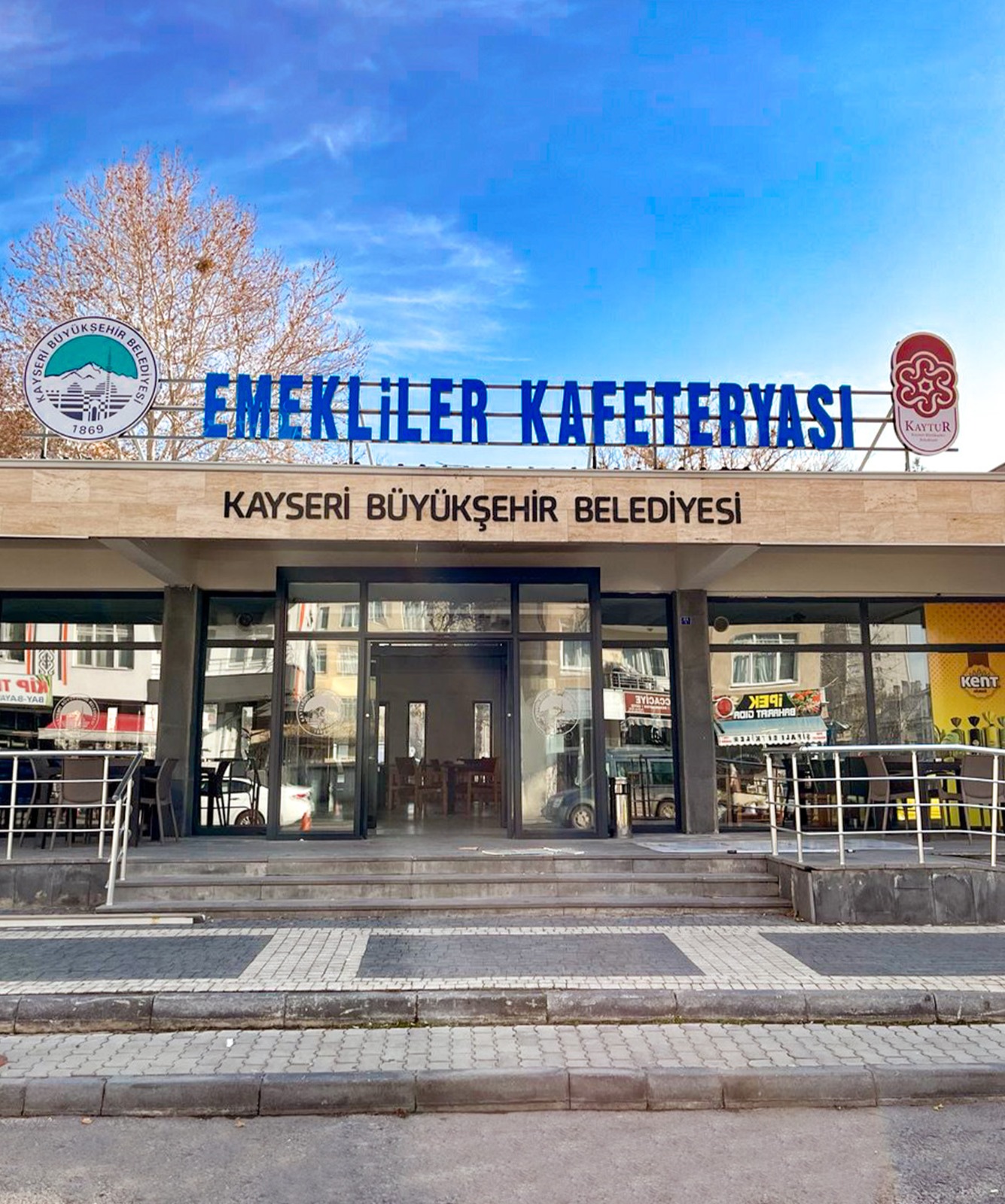Başkan Büyükkılıç'ın Sosyal Belediyecilik Vizyonunda Yazın Vazgeçilmez Durağı: Emekliler Kafeteryaları