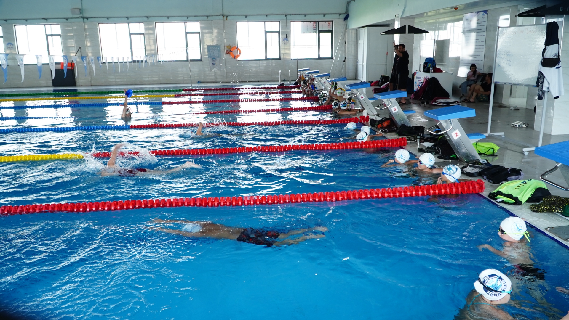 Erciyes Yüksek İrtifa Kamp Merkezi, Profesyonel Yüzme Kulüplerinin Yeni Sezon Hazırlık Adresi Oldu