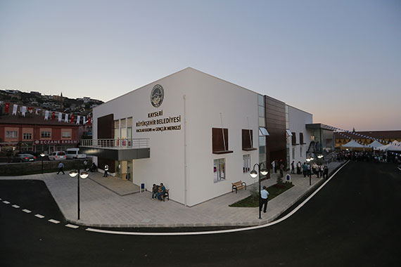 Açılış Töreninde Darbecilere Tepki