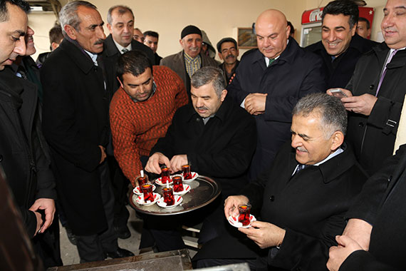 Cuma Namazı Geleneği Devam Ediyor