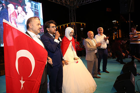 Demokrasi Düğünü